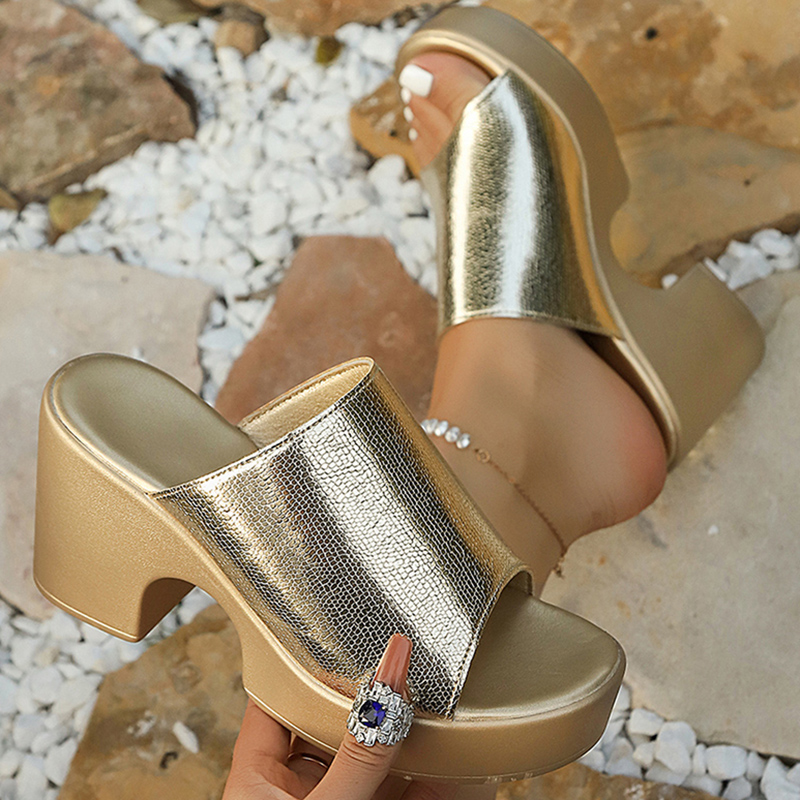 Women Fashion Trend 2026 - Sandal Platform Chunky Emas Perak Fashion