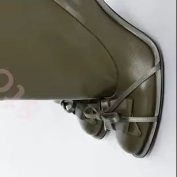 Women Fashion Model - Sepatu Bot Setinggi Lutut Hijau Musim