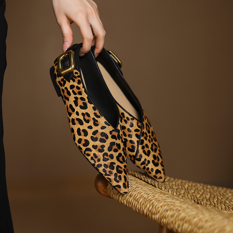 Women Fashion Trend 2026 - Sepatu Flat Kulit Asli Tren Musim