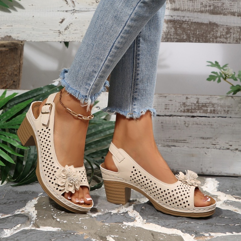 Sandal Wanita Hak Tebal Musim  - Women Fashion Trend 2026 ulasan dan harga