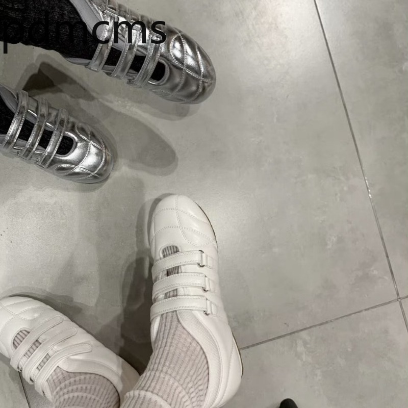 Sepatu Wanita Fashion Nyaman K - Women'S Fashion Velcro Sneakers ulasan dan harga