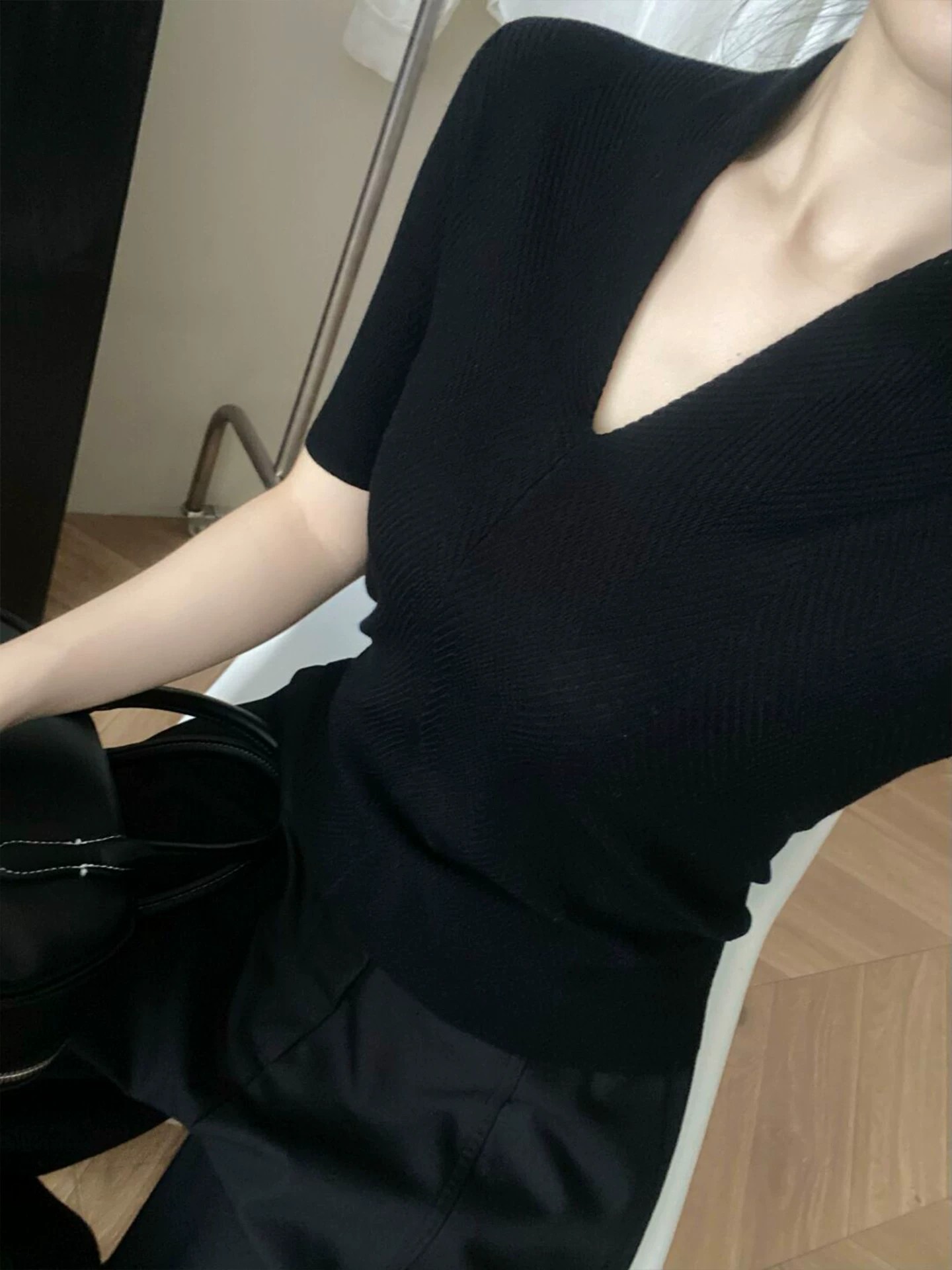 Kaos Rajut V-Neck Putih Mewah  - Women'S Fashion For Summer 2026 ulasan dan harga